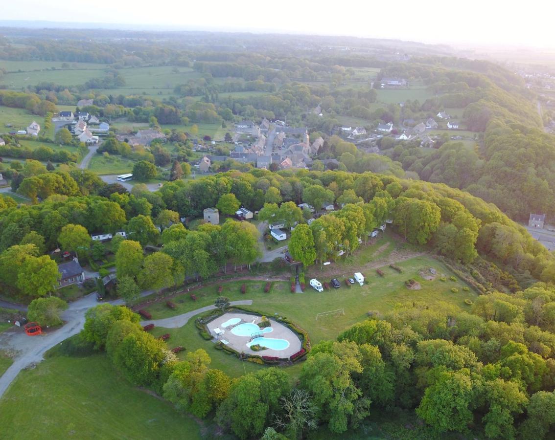 Camping Le Balcon De La Baie Saint-Marcan Bagian luar foto