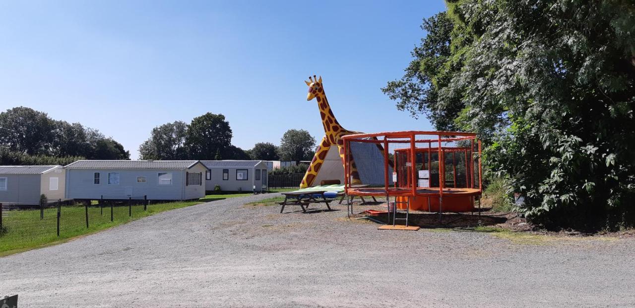 Camping Le Balcon De La Baie Saint-Marcan Bagian luar foto