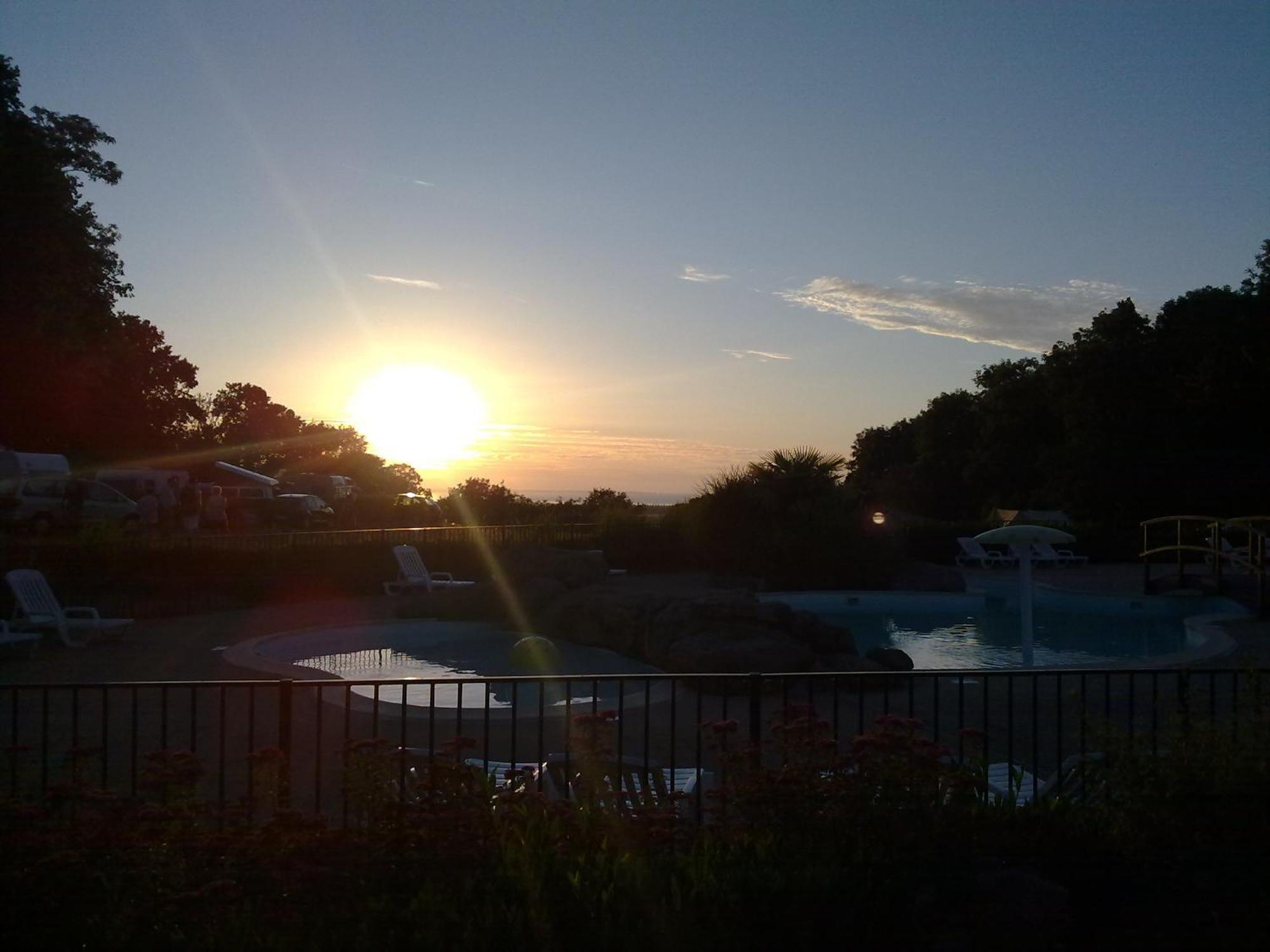 Camping Le Balcon De La Baie Saint-Marcan Bagian luar foto