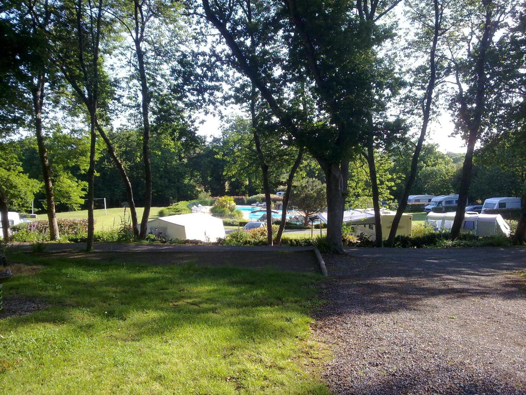 Camping Le Balcon De La Baie Saint-Marcan Bagian luar foto