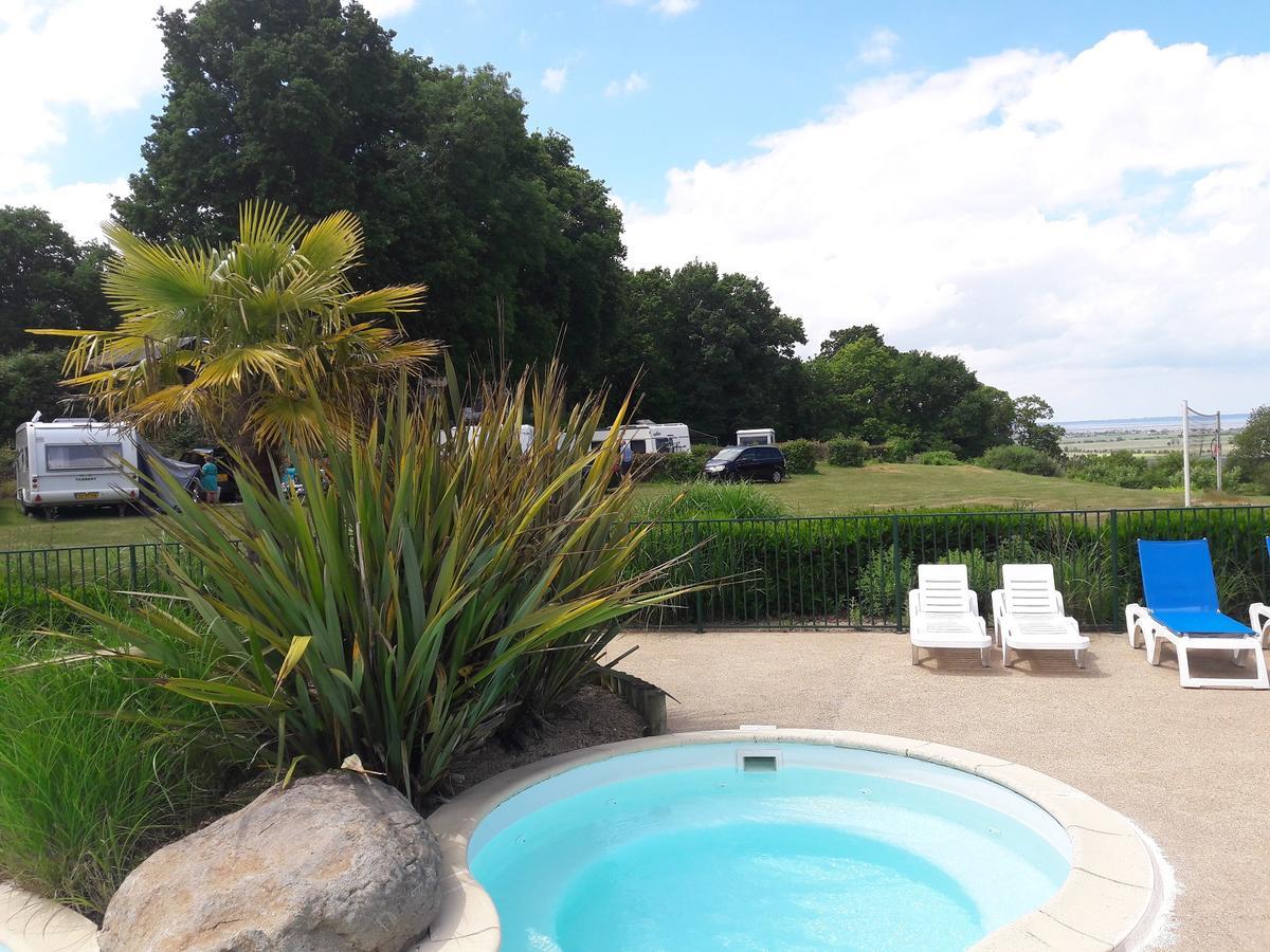 Camping Le Balcon De La Baie Saint-Marcan Bagian luar foto