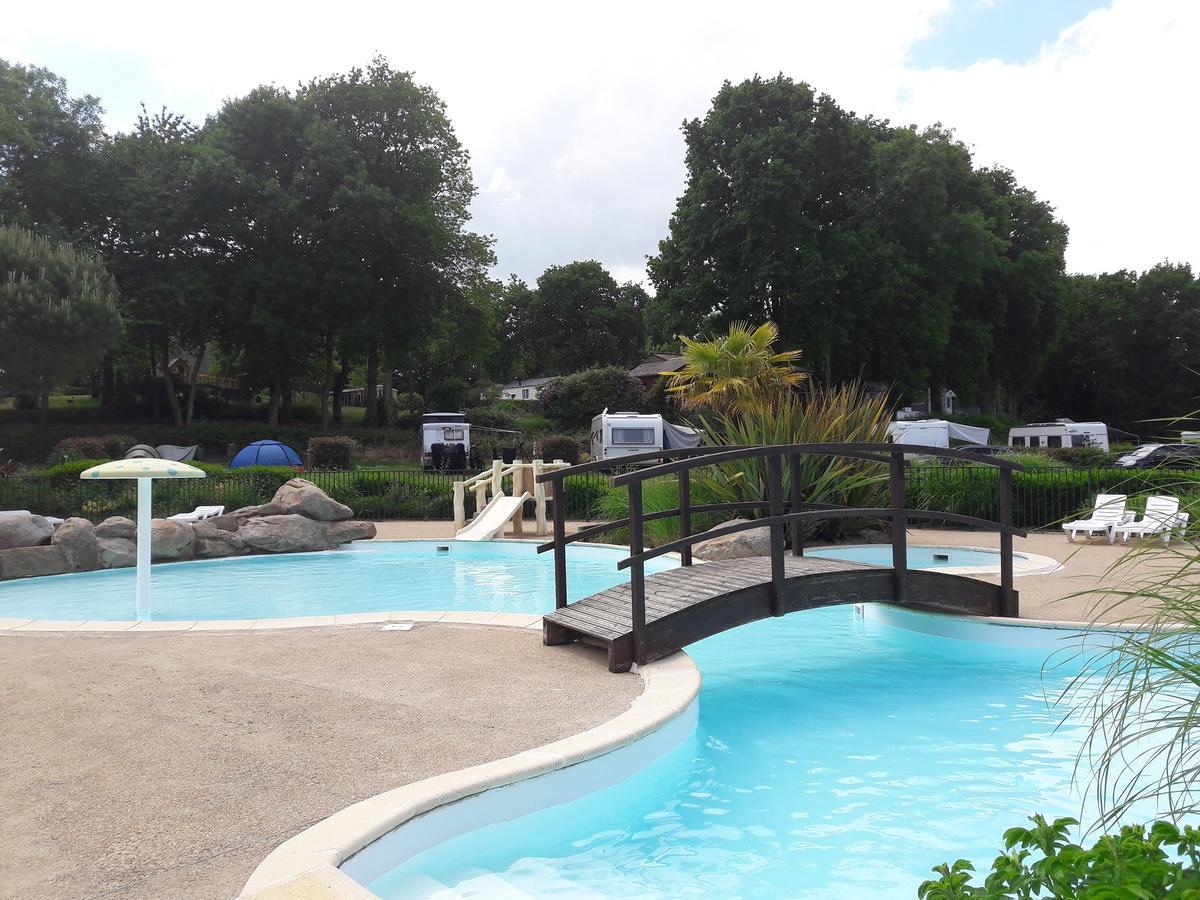 Camping Le Balcon De La Baie Saint-Marcan Bagian luar foto