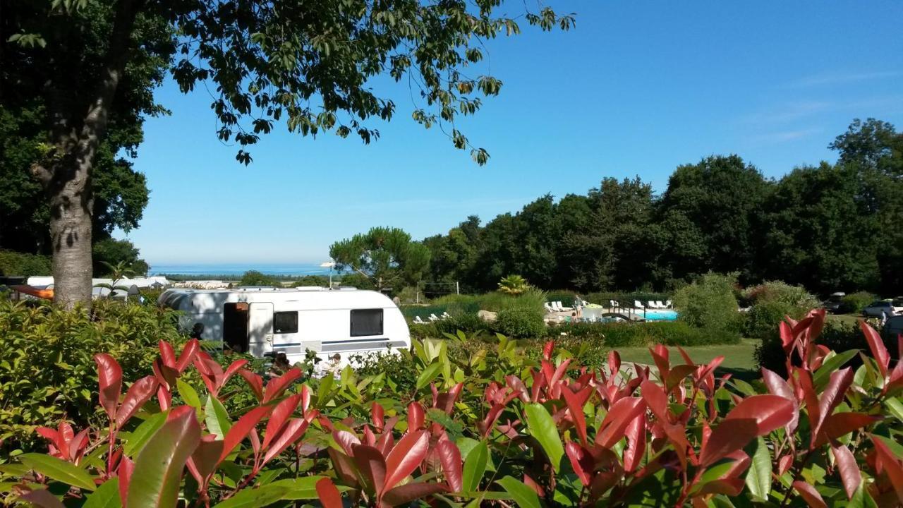 Camping Le Balcon De La Baie Saint-Marcan Bagian luar foto
